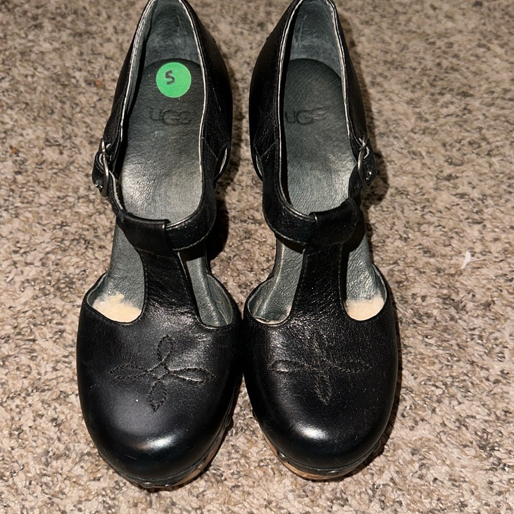 Ugg clogs